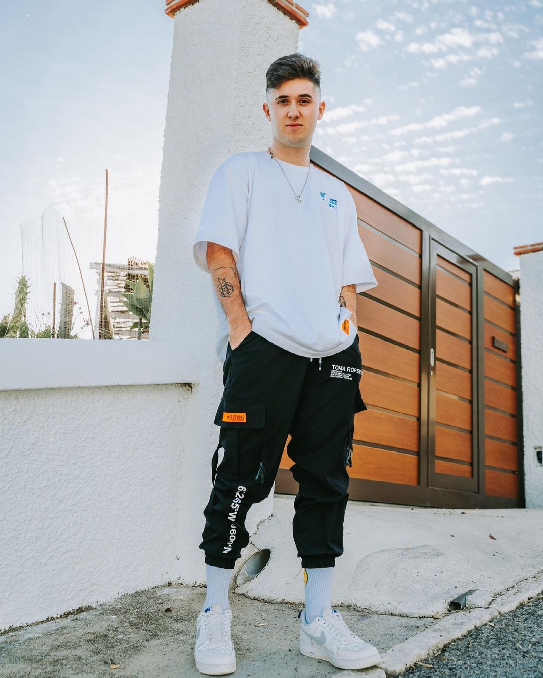 Shooter – Spanish influencer